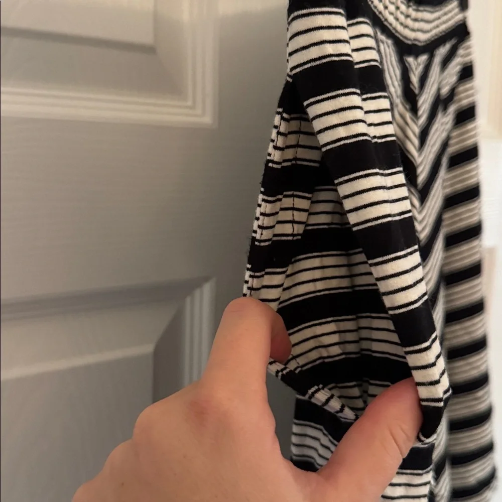 LOFT Black and White Striped Skater Skirt with Pockets Size Small - Picture 4 of 6